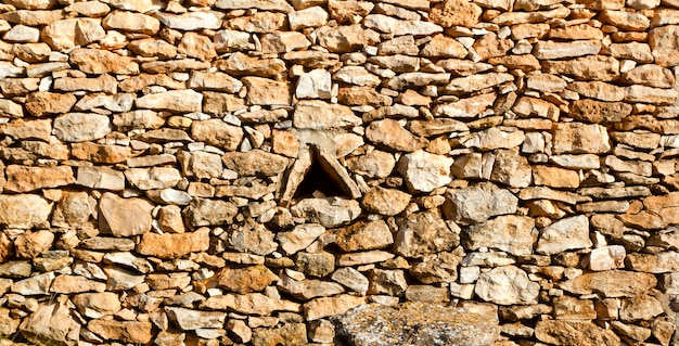 Alter Mauerwerk Steinmauer Dreieck Fensterloch