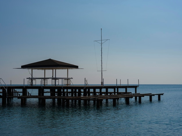 Alter Pier und Meerblick