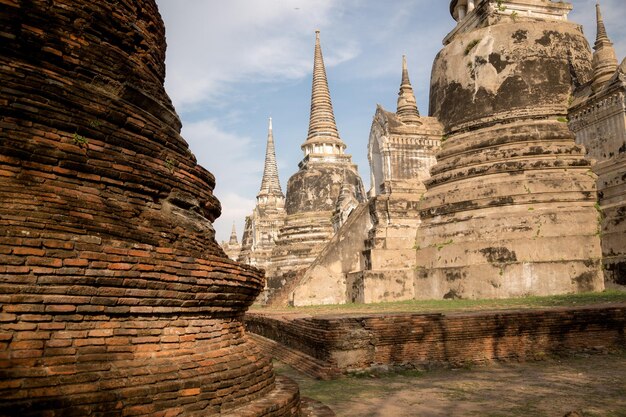 Alter schöner thailändischer Tempel wat Mahathat Ayutthaya Historical Park Ayutthaya Thailand