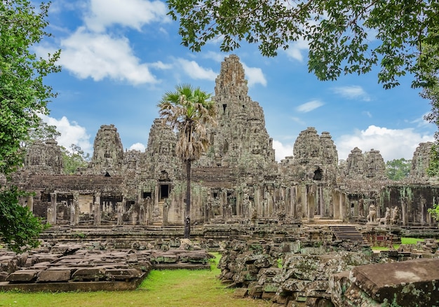 Alter Tempel Bayon Angkor-Komplex mit Steingesichtern, Siem Reap, Kambodscha