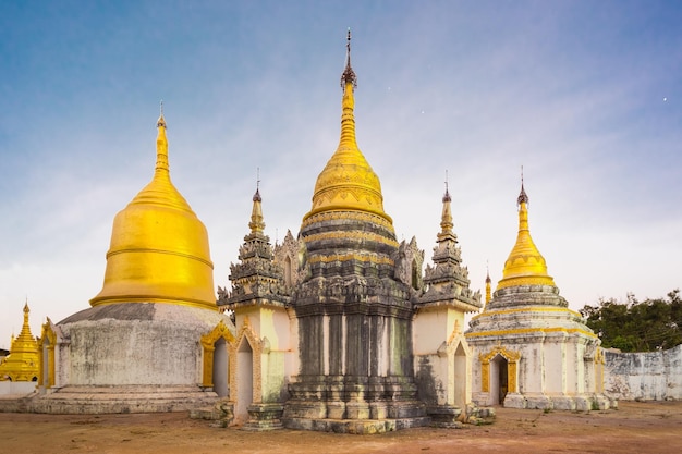 Alter Tempel in der Nähe der Pindaya-Höhle neben der Stadt Pindaya Shan State Burma Myanmar Berühmter buddhistischer Wallfahrtsort und Touristenattraktion