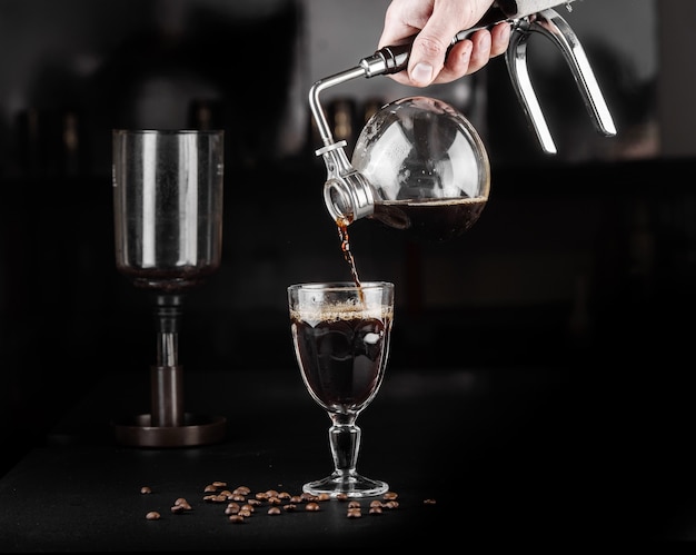 Alternative Methode zur Kaffeezubereitung absaugen