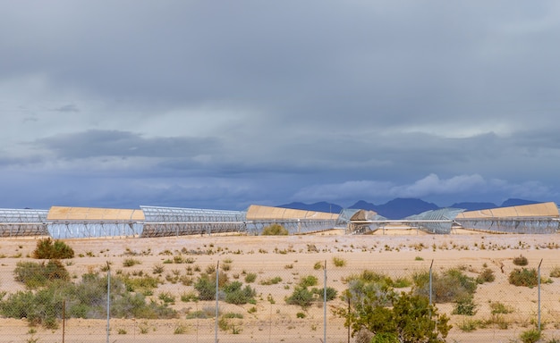 Alternativer Stromkollektor auf Arizona-Wüste