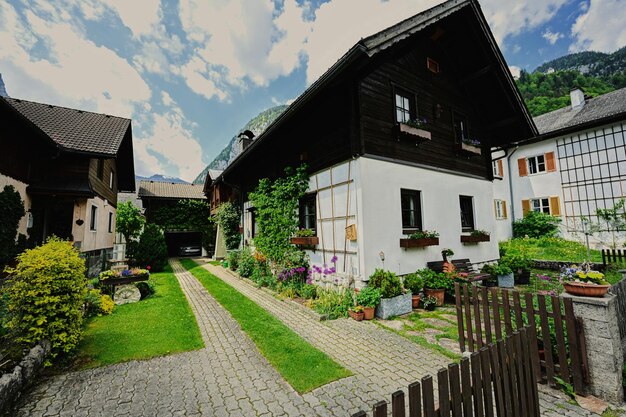 Altes altes Haus und Hof in den österreichischen Alpen in Hallstatt Salzkammergut Österreich