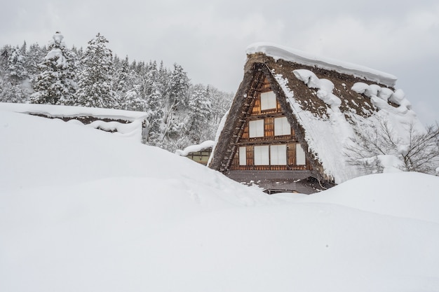 Altes Dorf in Shirakawago in Japan ist eine UNESCO-Welterbestätte.