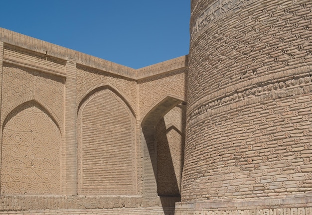 Altes Gebäude mit Bogen und Passage Die alten Gebäude des mittelalterlichen Asien Buchara Usbekistan