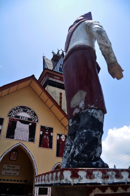 Altes Gebäude Museum Pusaka Karo Berastagi für Indonesier und ausländische Reisende besuchen am 31. März 2016 in Nord-Sumatra Indonesien das Lernen in Kabupaten Karo in Sumatra Utara