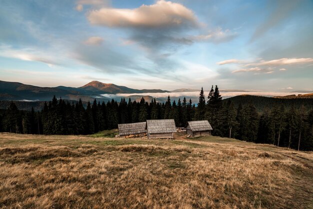 Altes Schäferhaus mitten in den Bergen