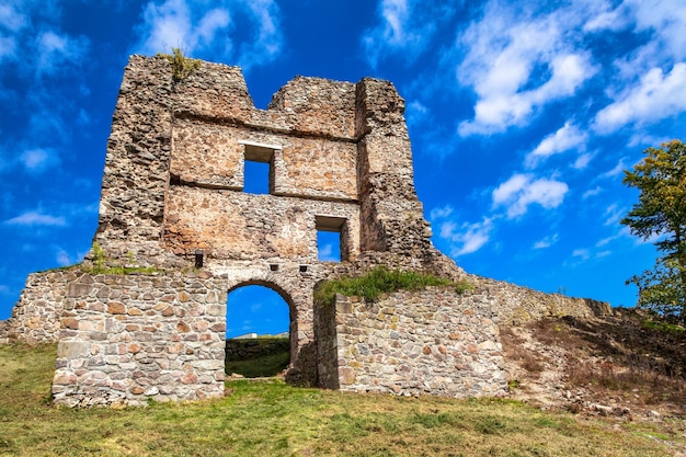 Altes Tor im Schloss Pusty hrad in der Slowakei