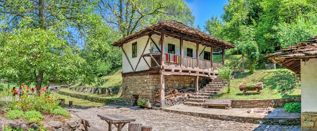 Altes traditionelles Haus des Etar-Dorfes in Bulgarien