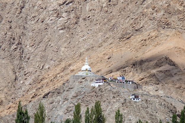 Alto Shanti Stupa em Leh Ladakh Índia