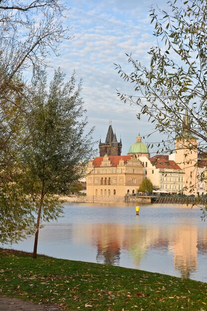 Altstädter Brückenturm in Prag im Abendlicht