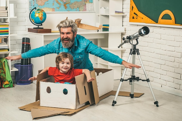 Alumno disfruta del tiempo con el maestro padre crianza de los hijos infancia día del padre feliz padre e hijo