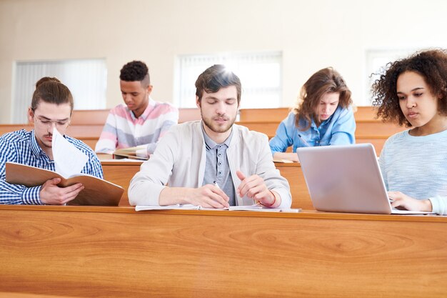 Alunos na sala de aula