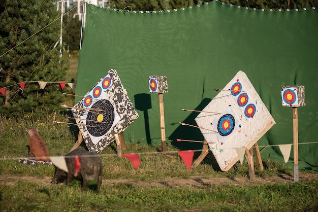 Alvos de proa em um dia ensolarado