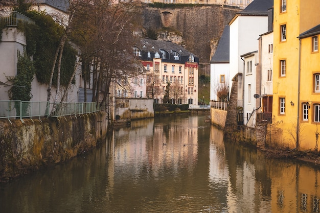 Alzette, el río que cruza el casco antiguo luxemburgués.