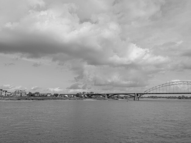 am Fluss Nijmegen