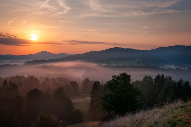 Amanecer en Bohemia Suiza República Checa