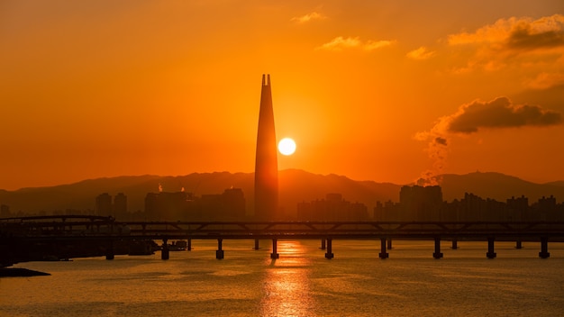 Amanecer de la ciudad de Seúl y el río Han Corea del Sur