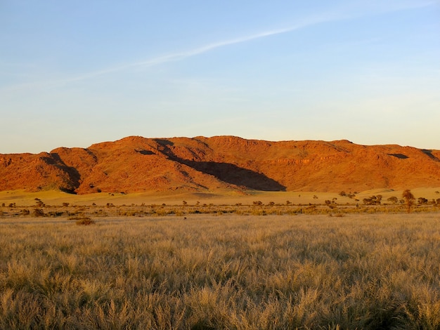 El amanecer en el desierto de Namib, Sossusvlei, Namibia