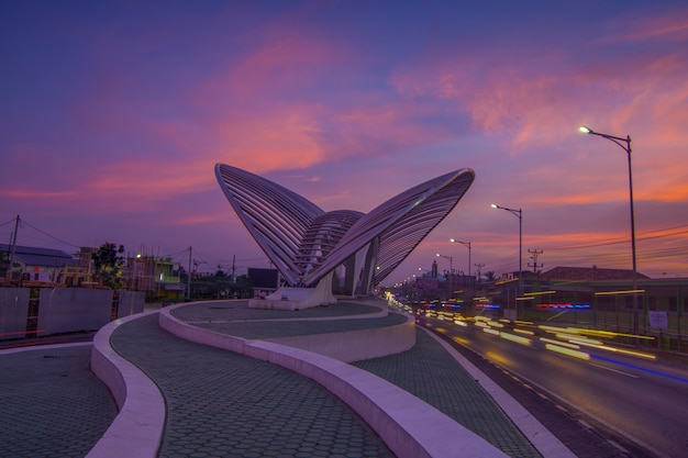 Amanecer en Gerbang Kudus Kota Kretek