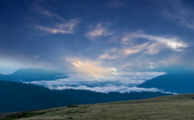 Amanecer en Gito plateu, montañas Kackar. Rize - Turquía