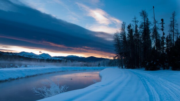 Amanecer en el lago Granby, Colorado.