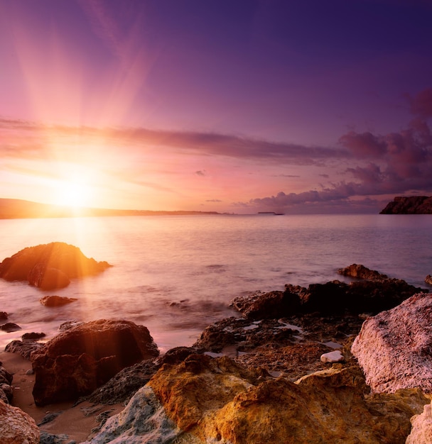 Amanecer en el mar