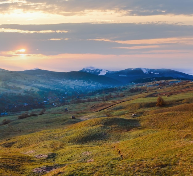 amanecer en la montaña