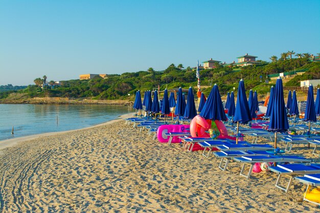 Amanecer en la playa de Cerdeña