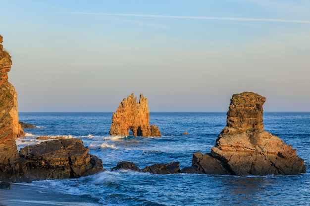 Foto amanecer en la playa de portizuelo luarca asturias españa