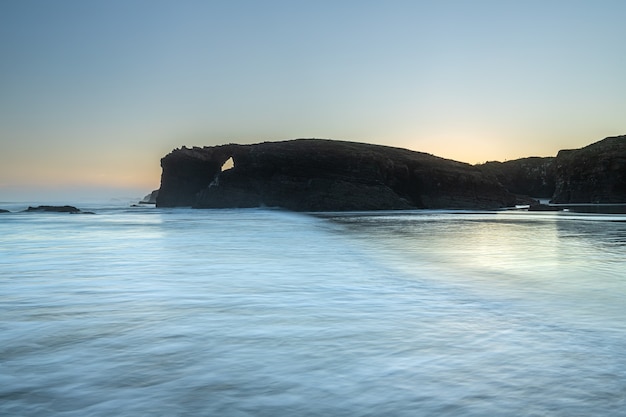 ¡Amanecer en una de las playas más famosas de España, Las Catedrales!