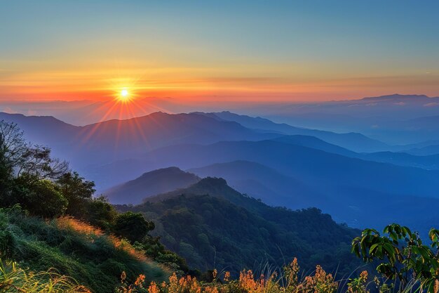 Foto el amanecer a primera vista en el parque nacional de pu chi fa chiangrai tailandia