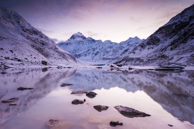 Amanhecer de inverno no Parque Nacional Hooker Lake Hooker Valley Aoraki Mount Cook na Nova Zelândia