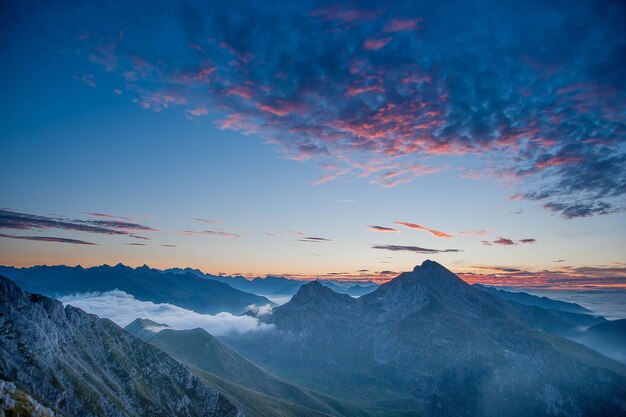 Amanhecer na montanha