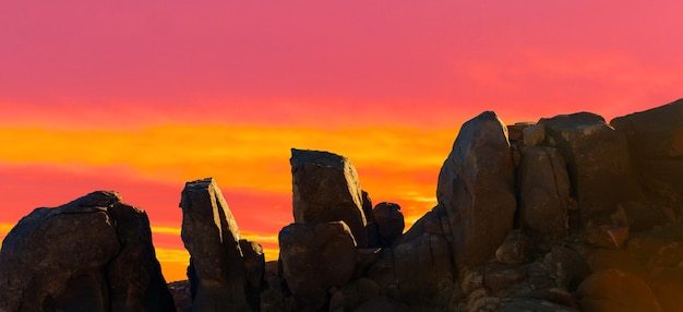 Foto amazing sunrise at sinai mountain schöne morgendämmerung in ägypten schöne aussicht vom berg