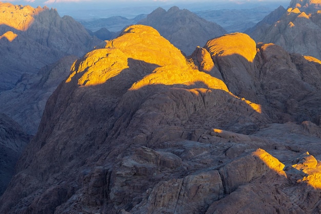 Amazing Sunrise at Sinai Mountain Schöne Morgendämmerung in Ägypten Schöne Aussicht vom Berg