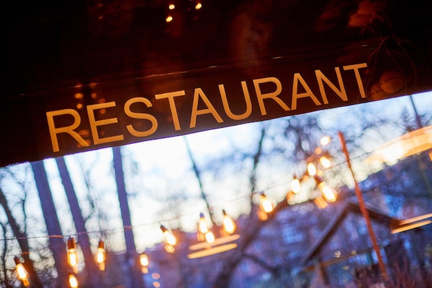 Ambiente acogedor del restaurante.