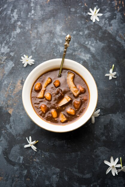 Ambrosia ou Panchamrit ou Panchamrut ou Panchamrutham ou Panchamrutha é um alimento doce e azedo oferecido em orações ou puja para Deidades ou deuses hindus