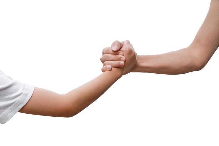 Foto amigável aperto de mão pai e filho isolados em fundo branco com corte caminho amor e conceito de família