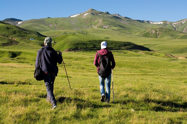 Amigos haciendo una excursión