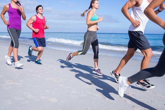 Amigos haciendo jogging juntos