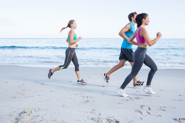 Amigos haciendo jogging juntos