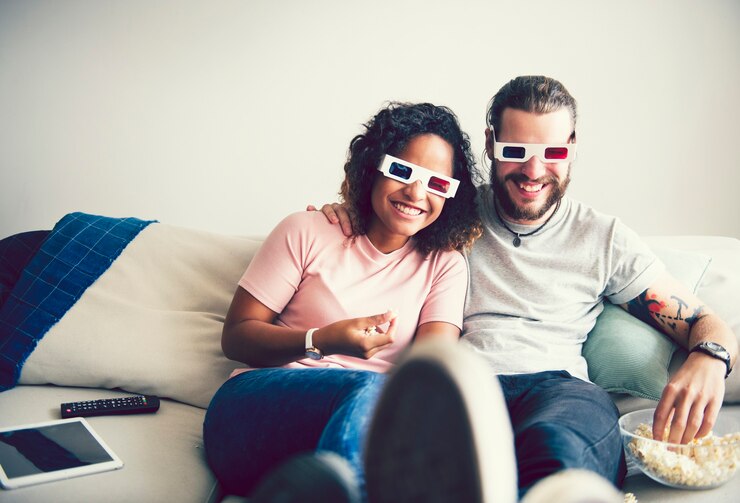 Foto amigos viendo una película en 3d