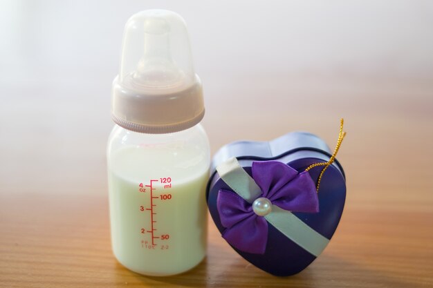 amo la botella de leche de bebé