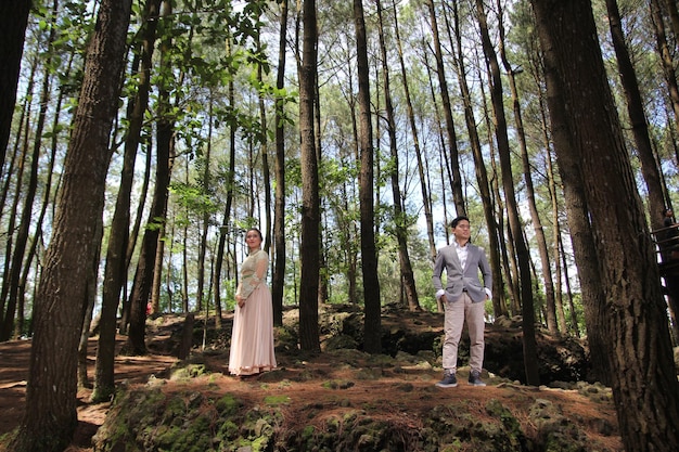 Amo casal, feriados, férias e conceito de amizade, casamento