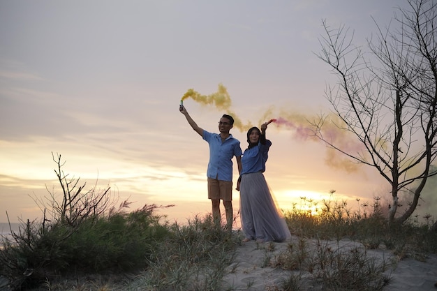 Amor casal férias férias e casamento conceito de amizade