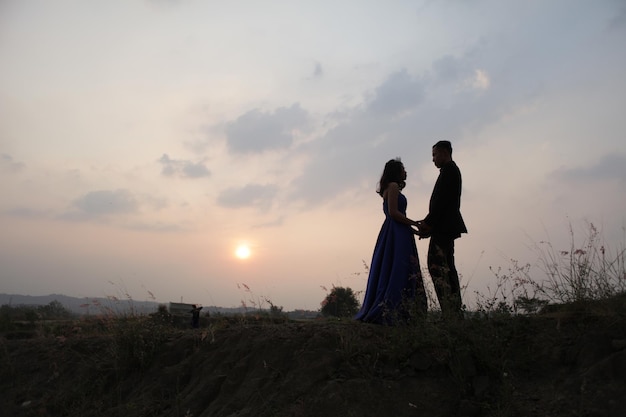 Amor casal férias férias e casamento conceito de amizade