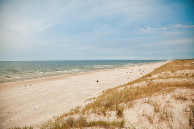 Ampla praia de areia no mar báltico curonian spit lituânia