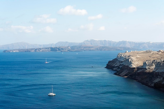 Amplio paisaje con vistas a la isla de Santorini Grecia